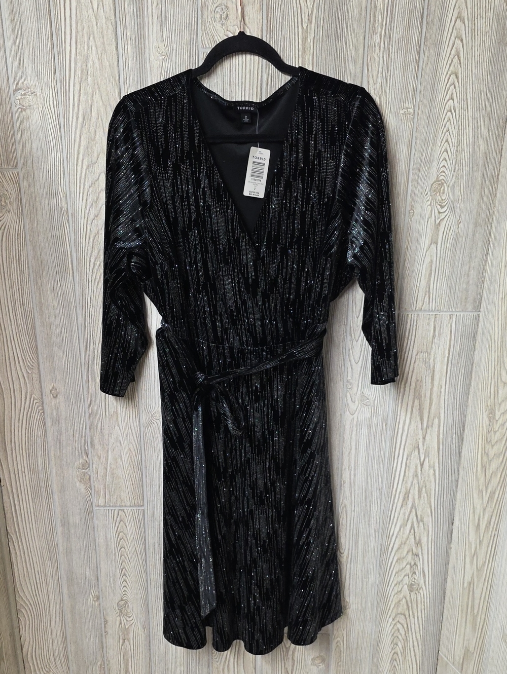 Torrid Black and Silver Shimmering Velvet Wrap Dress Womens Size 2X NWT